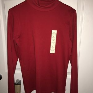 Small red mockneck/turtleneck long sleeve shirt